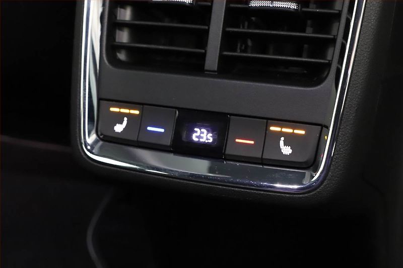 Škoda Enyaq (2022) Sportline 60 (62 kWh), SoH 91% - fotka 19 z 24