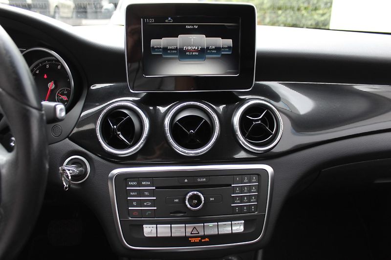 Mercedes-Benz CLA 180 Shooting Brake - fotka 11 z 20