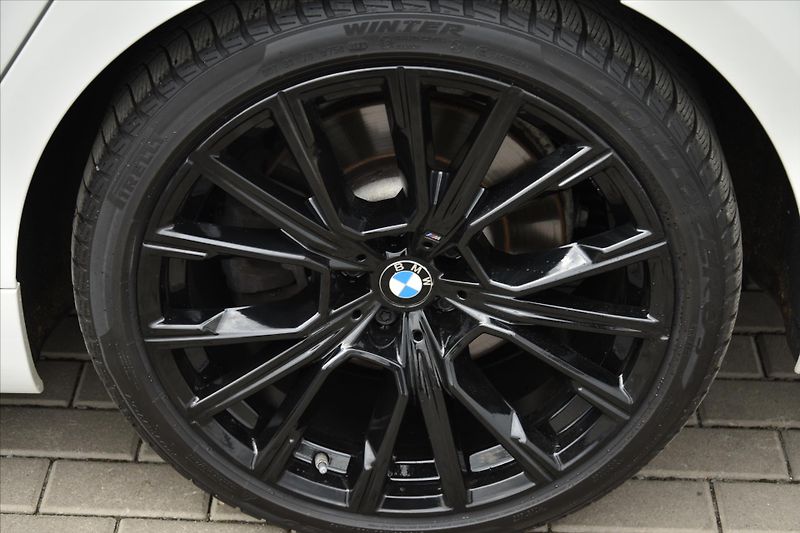BMW Řada 7 745Le xDrive M PAKET LASER ČR - fotka 9 z 39