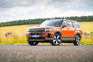 Ta nejlepší auta roku volí motoristické novinářky z celého světa už po patnácté.