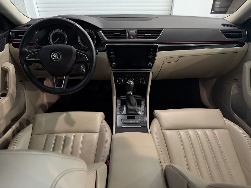 Škoda Superb kombi 2.0TDI 140kW 4x4 L&K - fotka 8 z 28