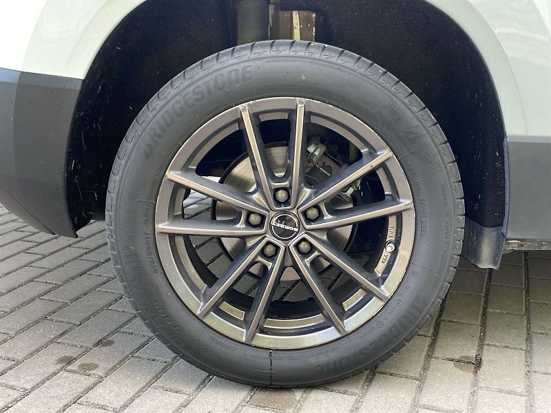Škoda Karoq (2017) 1.5 TSI DSG Style - fotka 30 z 33