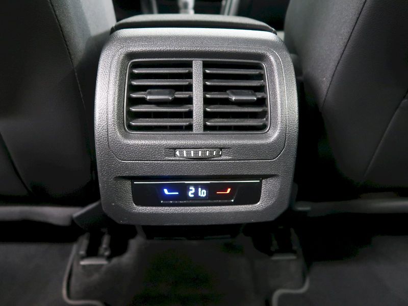 Volkswagen Touran (2023) HIGHLINE 2.0TDI 110KW DSG CZ - fotka 39 z 42