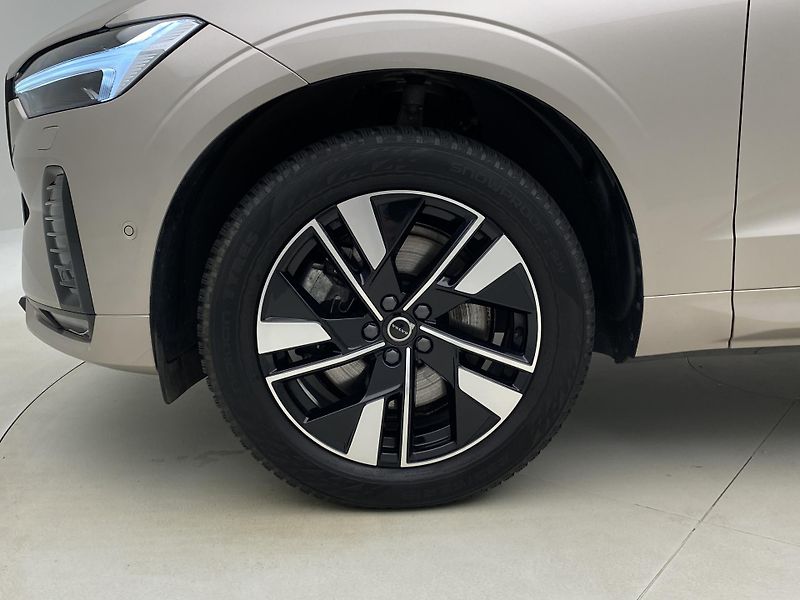 Volvo XC60 B5 AWD PLUS DARK AUT CZ 1.maj - fotka 34 z 63