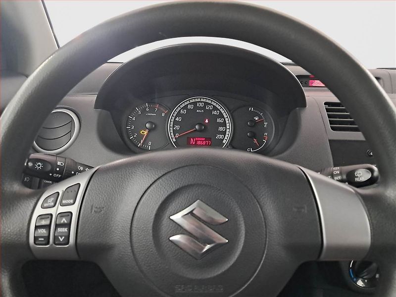 Suzuki Swift (2008) 1.3 i, Automat, po STK - fotka 16 z 18