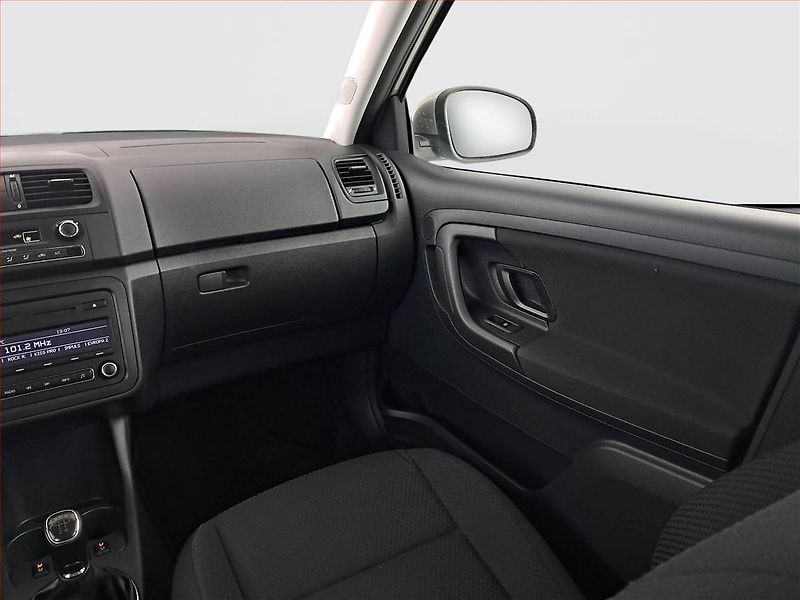 Škoda Fabia (2014) Elegance 1.6 TDI, Tempomat - fotka 8 z 15