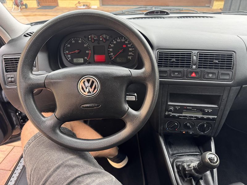 Volkswagen Golf IV 1.4i 55Kw Special - Tažný - fotka 8 z 15