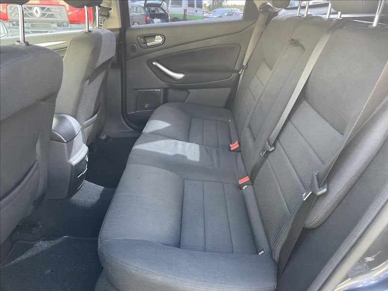 Ford Mondeo 2,0TDCi*103 kW*pravidelný serv - fotka 27 z 36