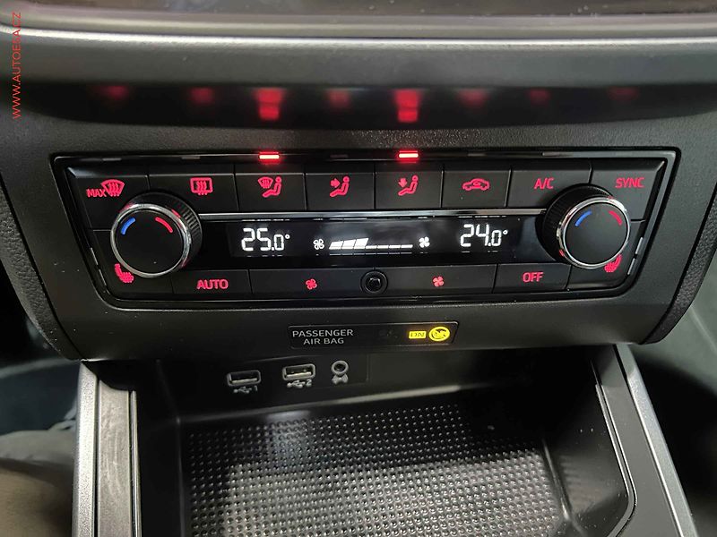 Seat Arona (2017) 1.0 TSi, LED, AC - fotka 14 z 15