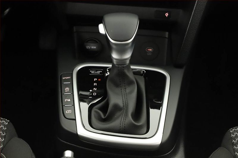 Kia Ceed (2025) 1.5 T-GDI - fotka 13 z 17