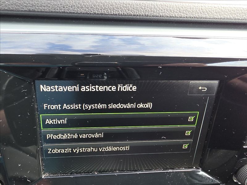 Škoda Superb III 1,4TSi 110KW DSG Style - fotka 20 z 53