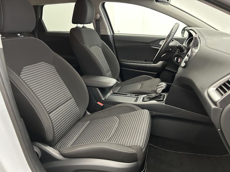 Kia Ceed 1.5 T- GDI TOP - fotka 19 z 23