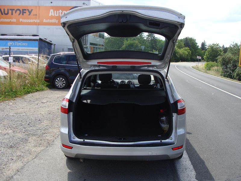 Ford Mondeo 2.0 TDCi, 103 kW, klimatizace - fotka 11 z 31
