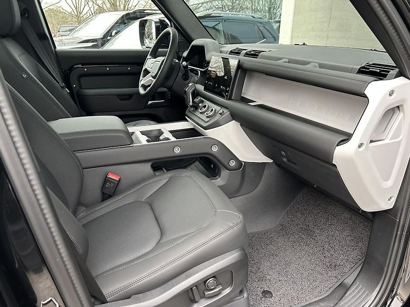 Land Rover Defender 110 D300 X-Dynamic SE - fotka 14 z 18
