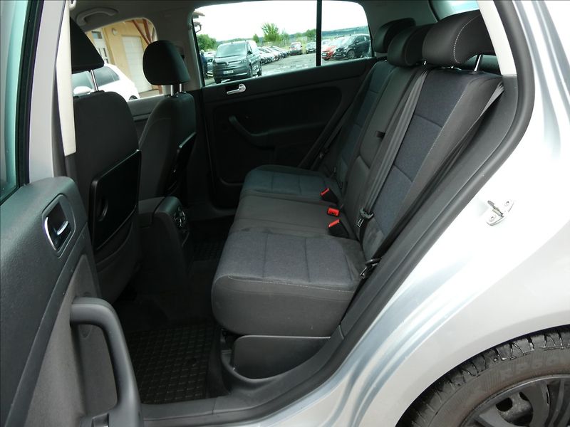 Volkswagen Golf Plus 1,2 TSi 77kW,STYLE,po servise - fotka 21 z 39