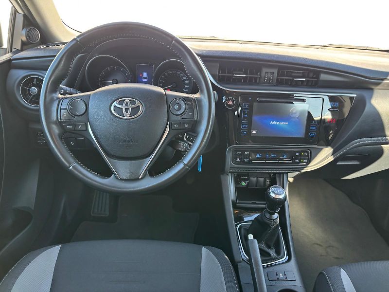 Toyota Auris 1.6 Valvematic Active - fotka 5 z 25