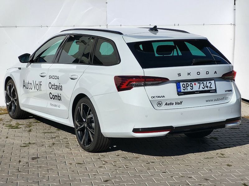 Škoda Octavia Sportline 1,5TSI 110kW - fotka 5 z 34