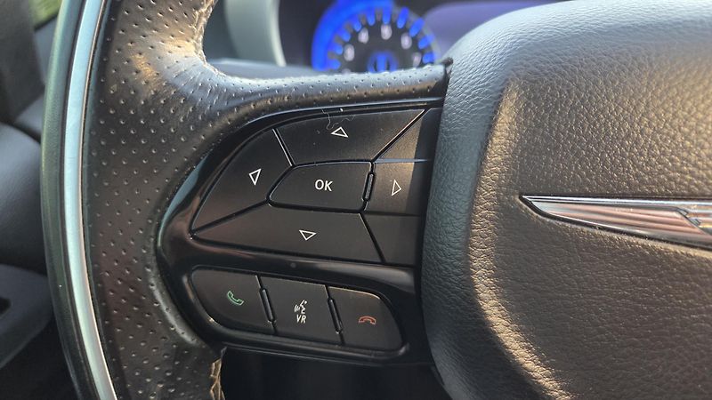 Chrysler Pacifica 3,6L 211 kW,Limited 7 míst,LPG - fotka 34 z 48