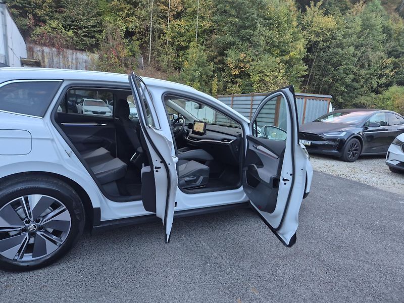 Škoda Enyaq 150kw, iV80 19ALU SOH 94% - fotka 17 z 47