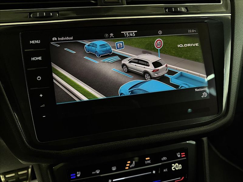 Volkswagen Tiguan Allspace R-LINE 180kW DCC H&K HUD PANO - fotka 24 z 50