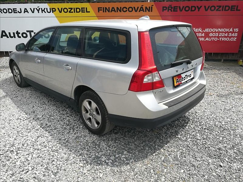 Volvo V70 2,4 D - fotka 4 z 17