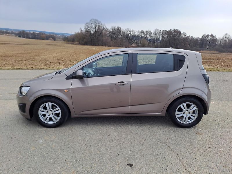 Chevrolet Aveo (2013) 1.2 1.MAJITEL 2xKOLA, SERVISKA - fotka 8 z 29
