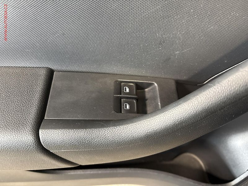 Škoda Rapid (2013) 1.6 TDi, ČR, servis.kniha - fotka 12 z 14