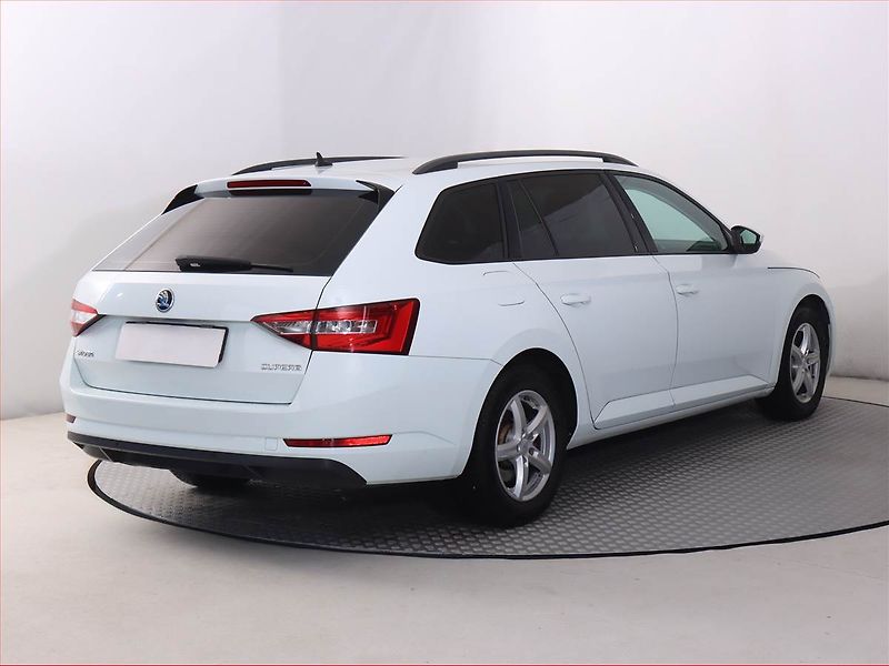 Škoda Superb (2017) Ambition 1.6 TDI, Automat - fotka 5 z 19