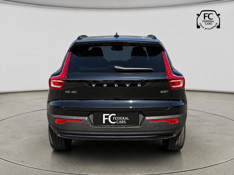 Volvo XC40 B3 FWD BE // 360 // kola - fotka 4 z 51