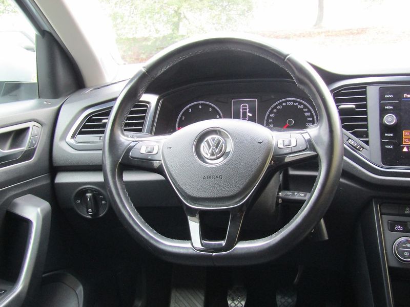 Volkswagen T-Roc (2018) 1.0 TSI 85kW  1.majitel - fotka 16 z 39