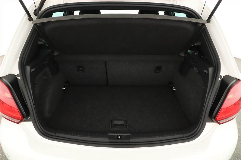Volkswagen Polo (2011) 1.4 GTI, Automat, Tempomat - fotka 14 z 15
