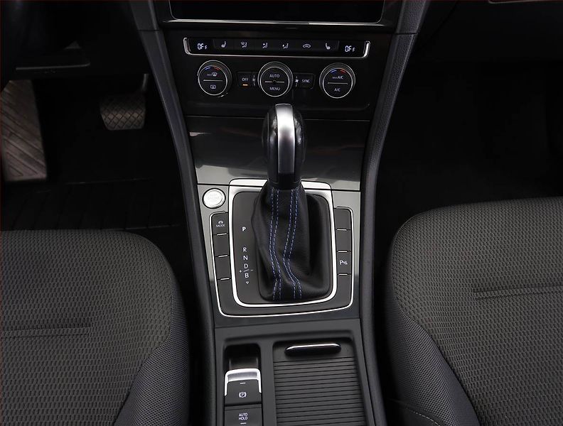 Volkswagen Golf (2020) 32 kWh - 37 Ah, SoH 90% - fotka 13 z 26