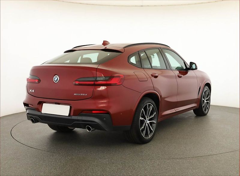 BMW X4 (2019) M Paket X xDrive25d - fotka 5 z 19