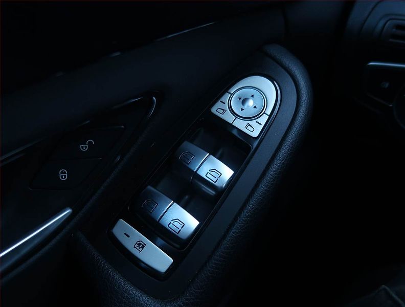 Mercedes-Benz Třídy C (2019) C 200, Automat, Navi, Tempomat - fotka 17 z 24