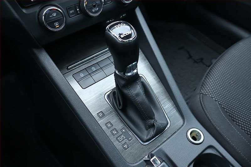 Škoda Octavia (2015) Scout 2.0 TDI, 4X4, Automat - fotka 13 z 20