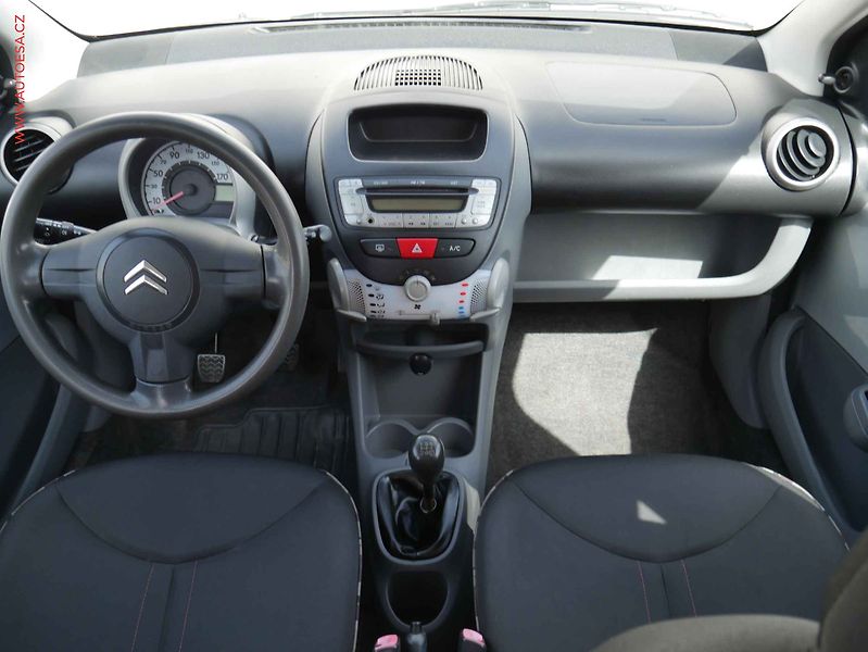 Citroën C1 (2010) 1.0i, AC, STK4/28 - fotka 8 z 14
