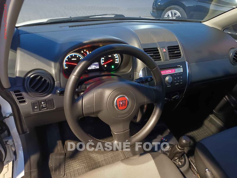 Fiat Sedici (2012) 1.6i 4x4, LPG, AC, tažné - fotka 3 z 3