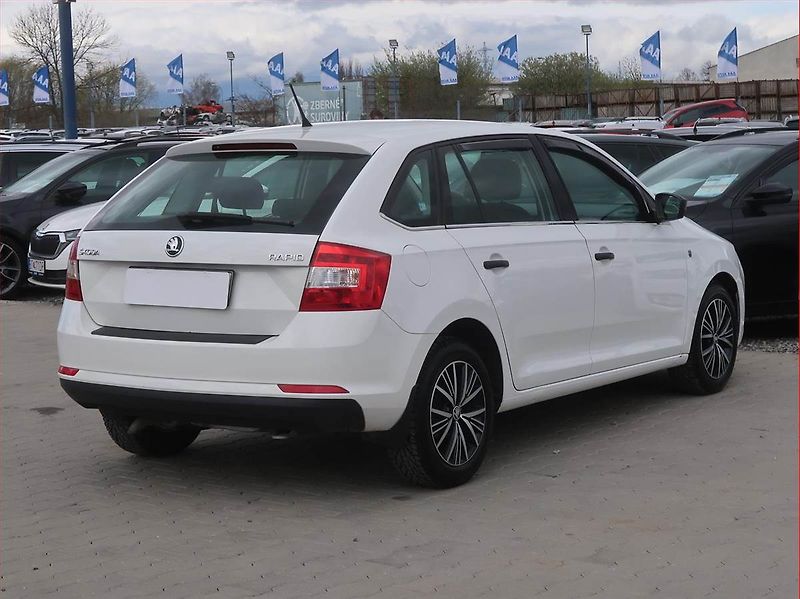 Škoda Rapid (2014) Spaceback 1.2 TSI, Serv.kniha - fotka 5 z 13