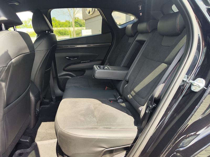Hyundai Tucson 1.6 T-GDI/169kW N-Line DCT HEV - fotka 12 z 38