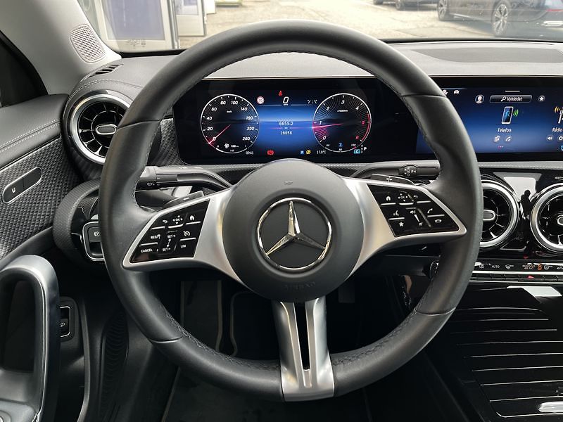 Mercedes-Benz CLA Třída 180 d kupé Progressive L - fotka 11 z 21