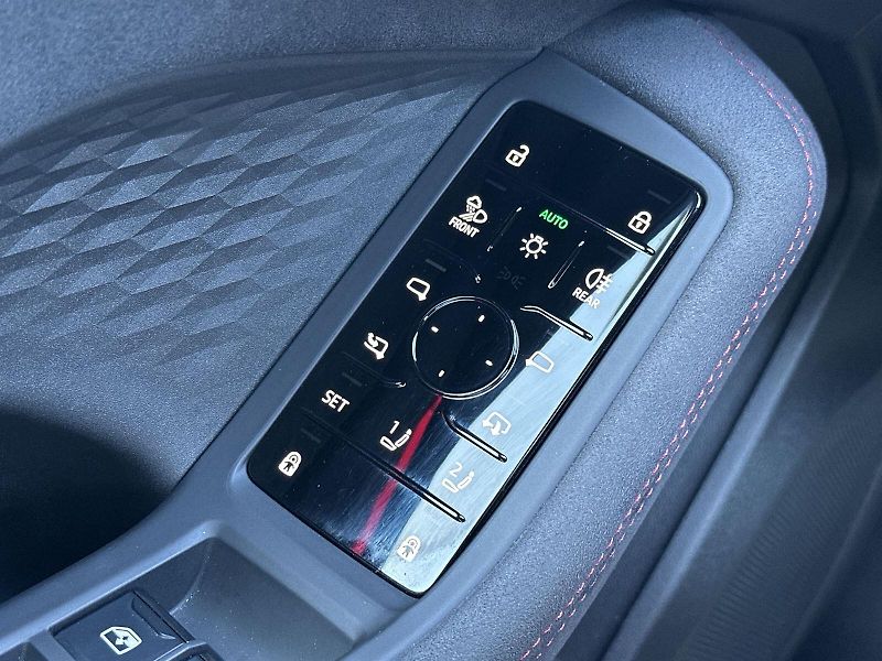 Audi A5 (2025) e-hybrid quattro AT - fotka 17 z 36