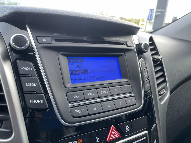 Hyundai i30 TRIKOLOR 1.6 CVVT 88 kW   - fotka 18 z 25