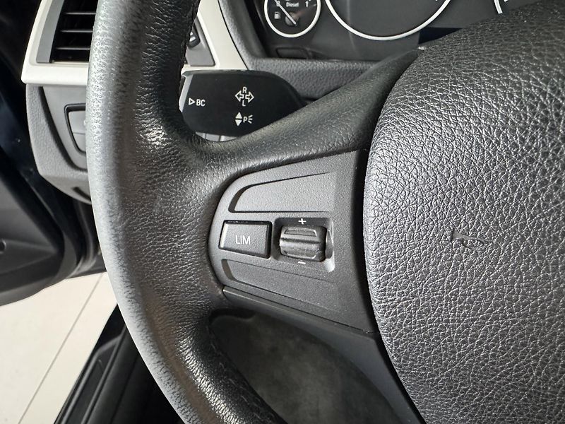 BMW Řada 3 320d 140kW*AUT*LED*Nav*El.Kufr - fotka 24 z 33