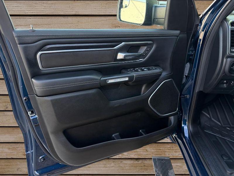 Dodge RAM (2024) +LARAMIE+OFFROAD PAKET+ - fotka 15 z 26