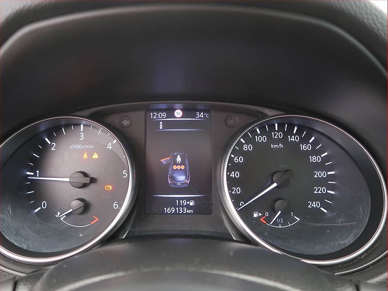 Nissan Qashqai (2018) 1.5 dCi, Navi, Tempomat - fotka 9 z 15