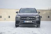 GLA je nejmenším SUV v nabídce Mercedesu.