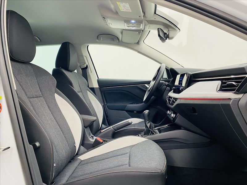 Škoda Scala 1,0 TSI 85kW Top Selection - fotka 8 z 25