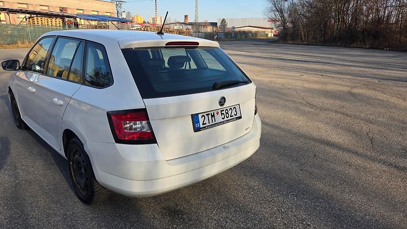 Škoda Fabia 1.0 /55kW - fotka 8 z 13