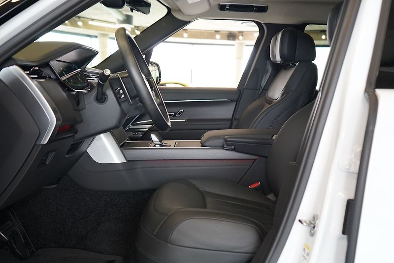 Land Rover Range Rover P530 Autobiography, MERIDIAN - fotka 17 z 50
