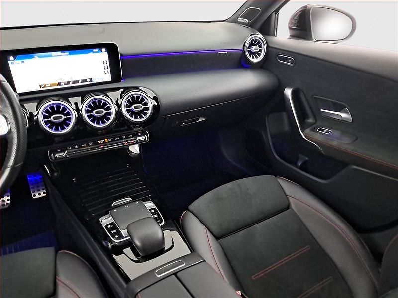 Mercedes-Benz Třídy A (2019) AMG line A 250 4MATIC - fotka 8 z 24